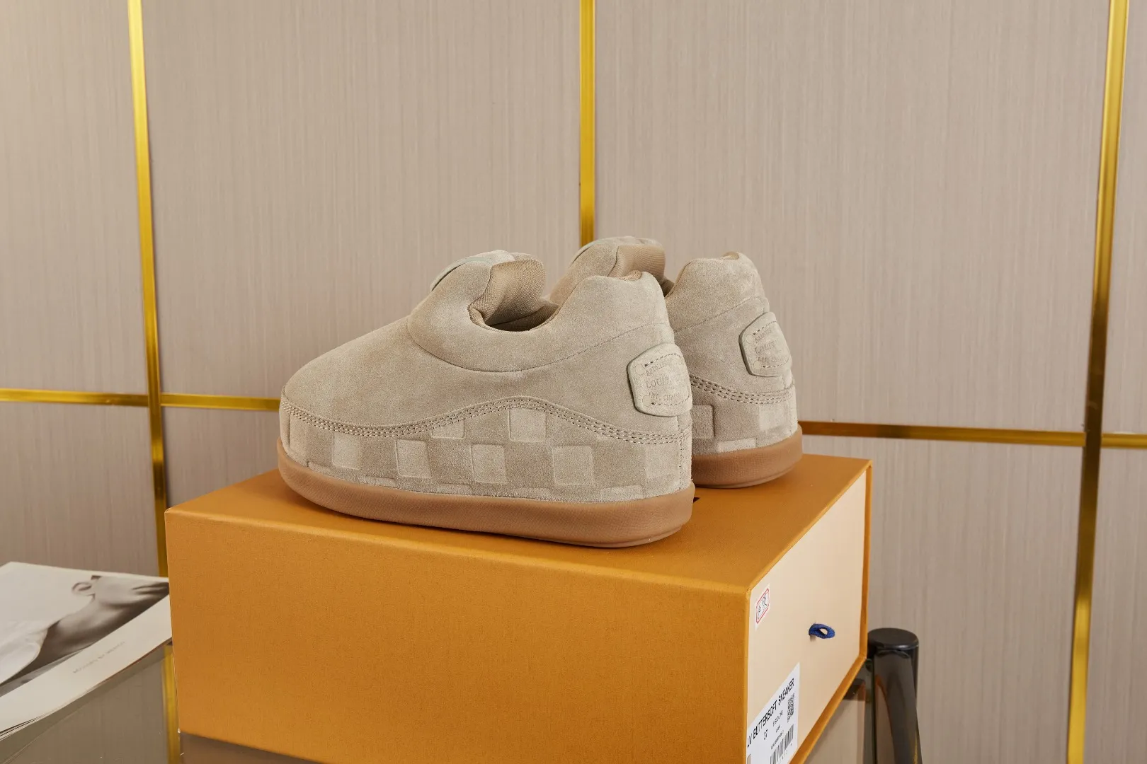 💰💰💰 660 hot style 🆕🆕🆕𝙇𝙑🔥New models are on the shelves🔥 Louis Vuitton 25ss, LV co-branded nigo YETI Fat Ding is ugly and cute, many Internet celebrities have put it on the show, a classic and versatile item. Fabric: imported high mercerized cowhide suede. Lining: High-grade elastic mesh, original molded outsole. Size: women's clothing, 35-41 (customized for women's 40 and 41), men's clothing 39-46 (customized for 45-46)